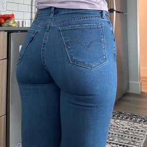 Levi’s 711 skinny high rise jean